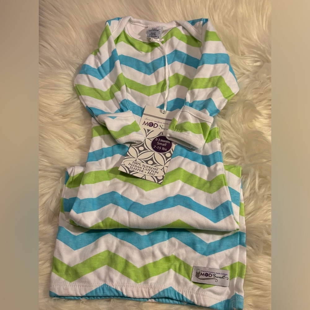 ModSwad Infant Swaddle Gown and 2 Hats